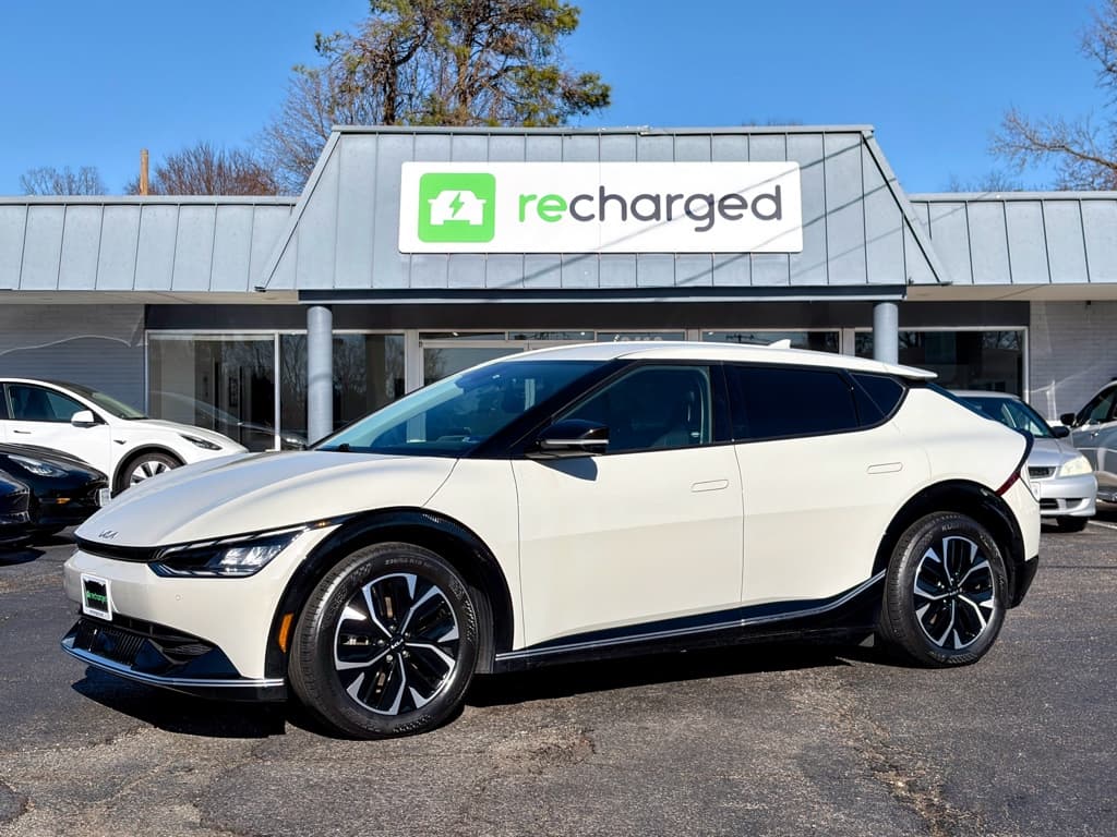 2022 Kia EV6 Wind's photo