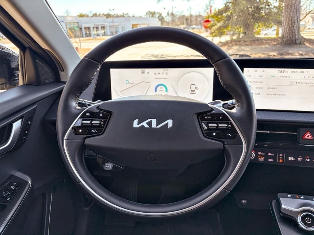 2022 Kia EV6 view 8