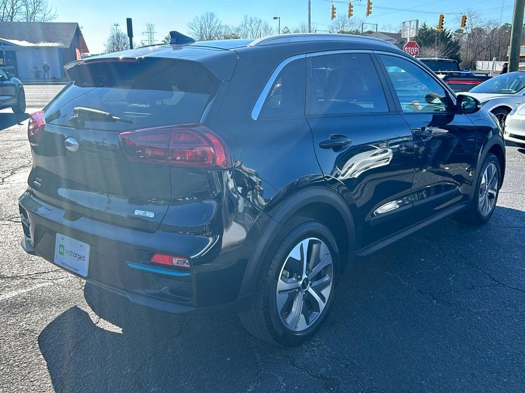 2021 Kia Niro EV view 3