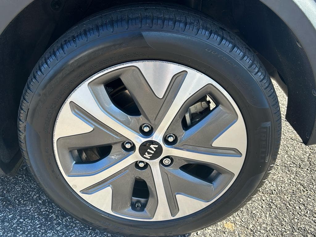 2021 Kia Niro EV view 23