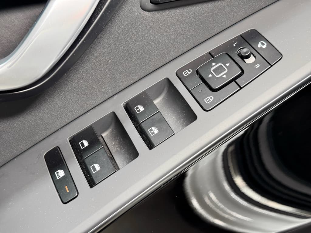 2024 Kia Niro EV view 7
