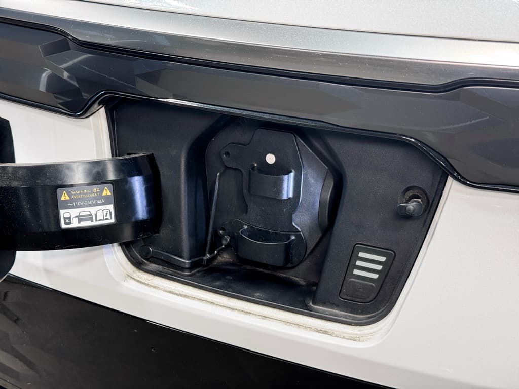 2024 Kia Niro EV view 5