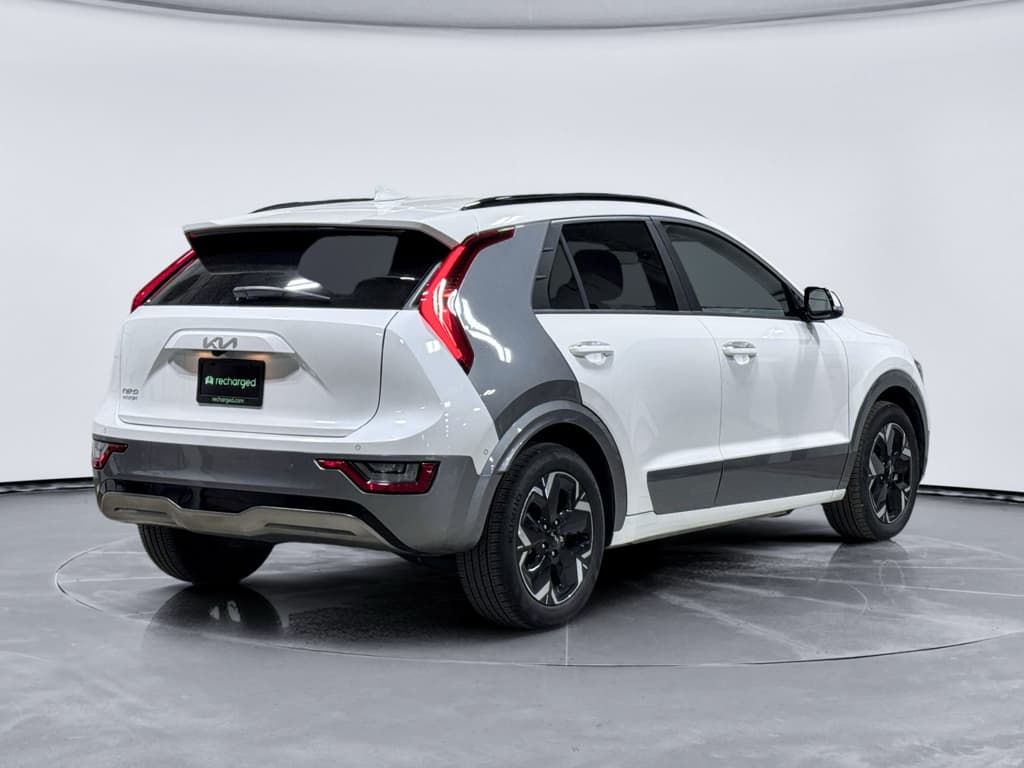 2024 Kia Niro EV view 3