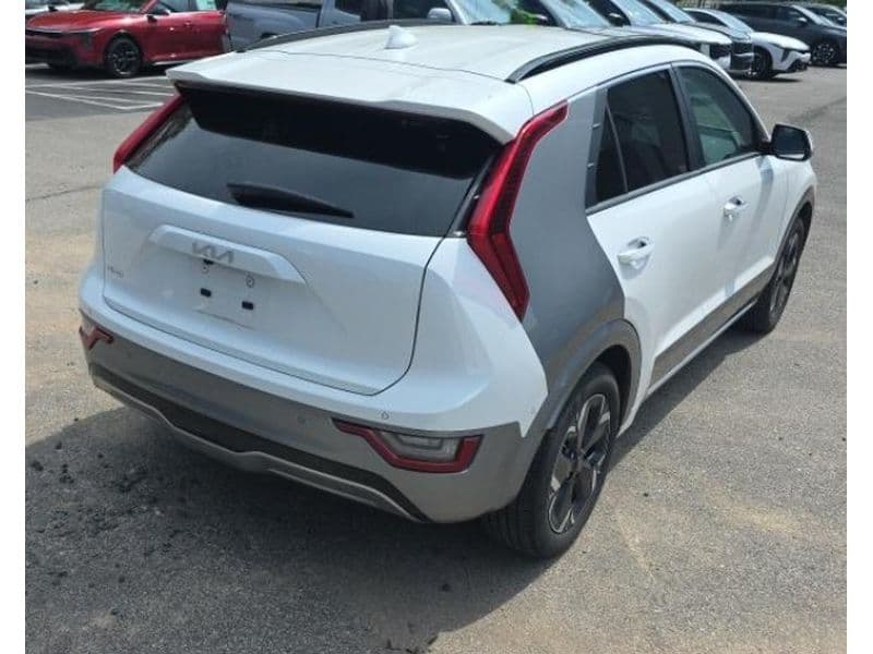 2024 Kia Niro EV view 3