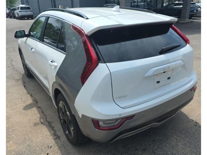2024 Kia Niro EV view 4