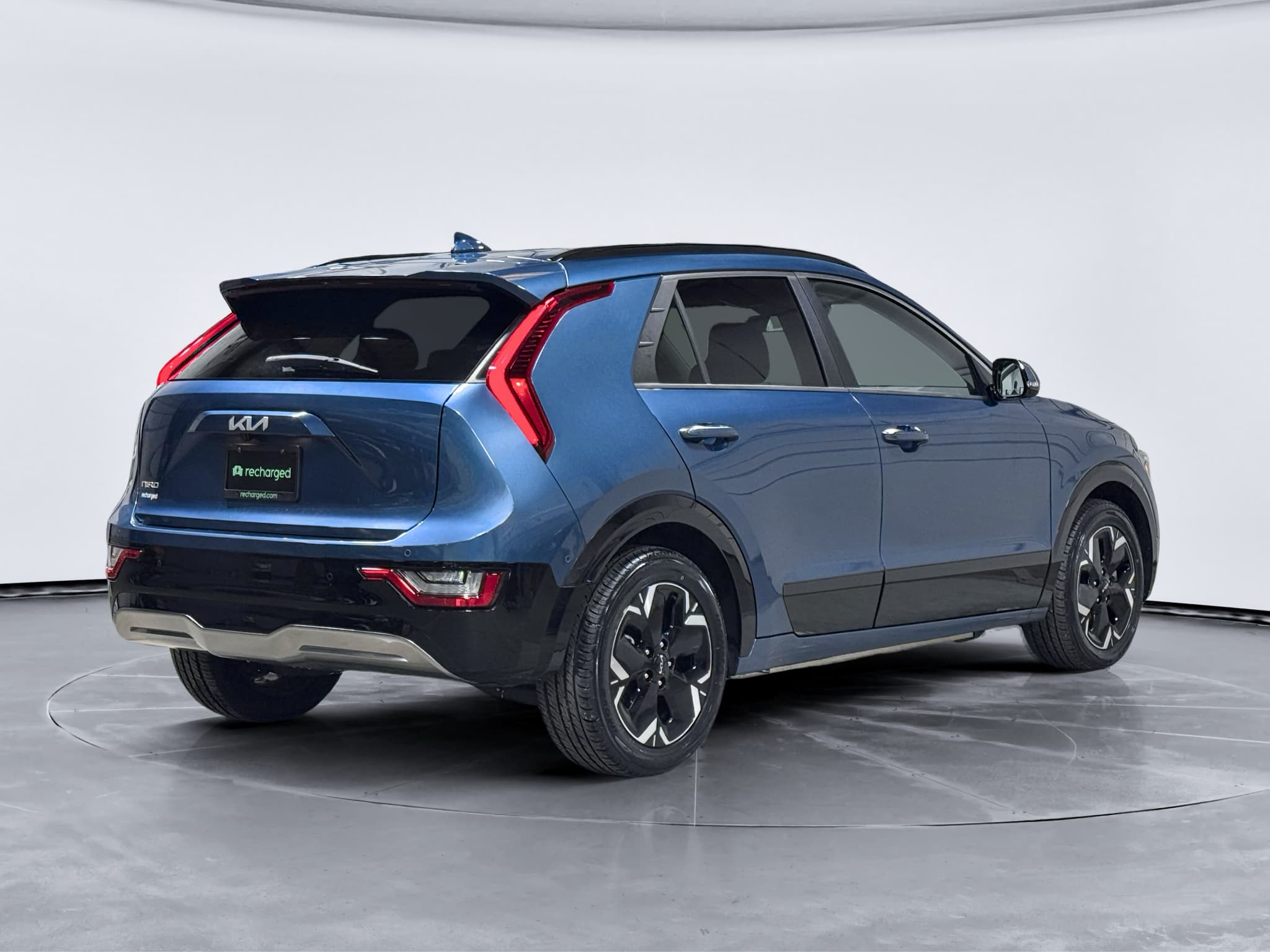 2024 Kia Niro EV view 3