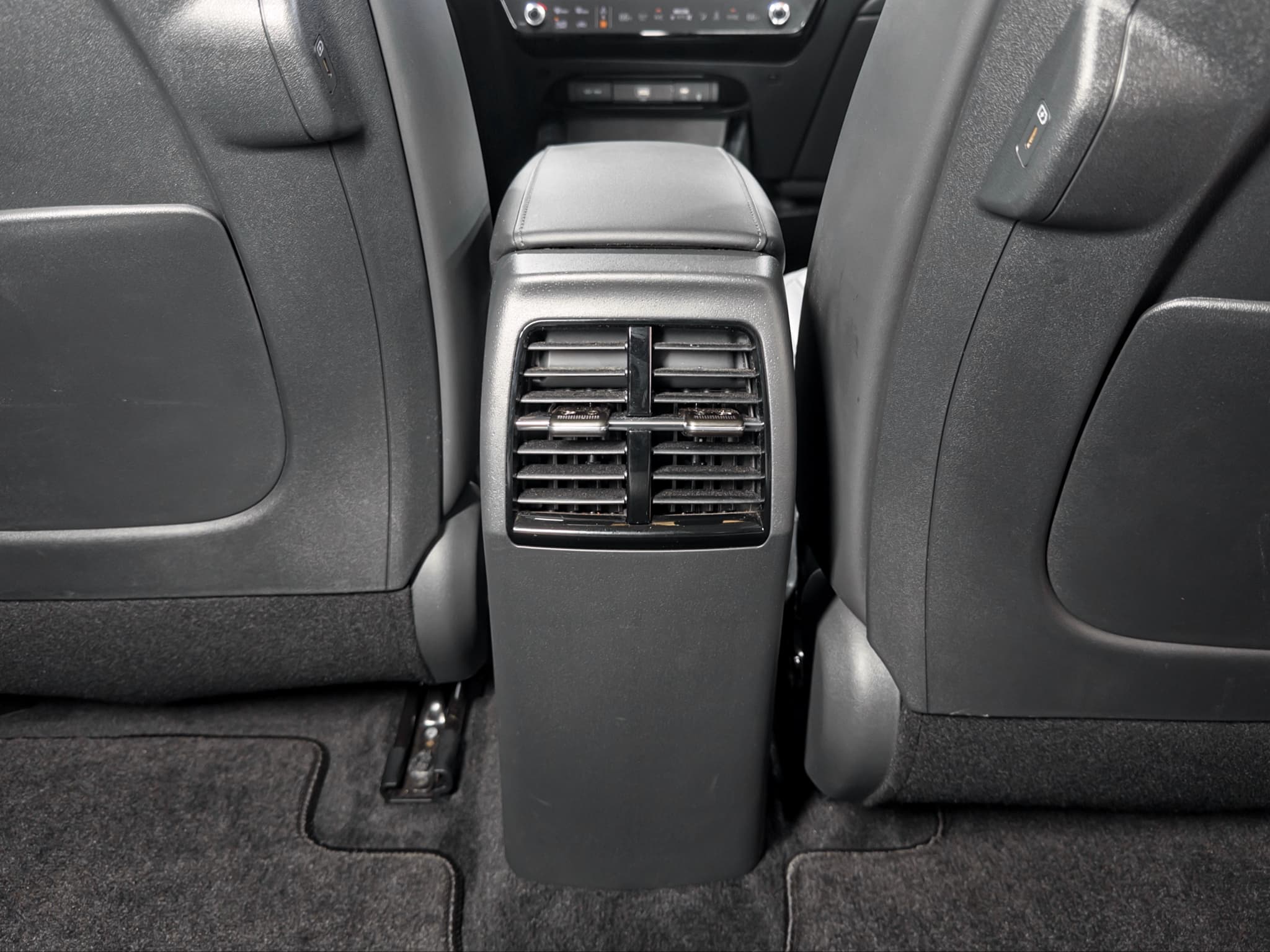2024 Kia Niro EV view 21