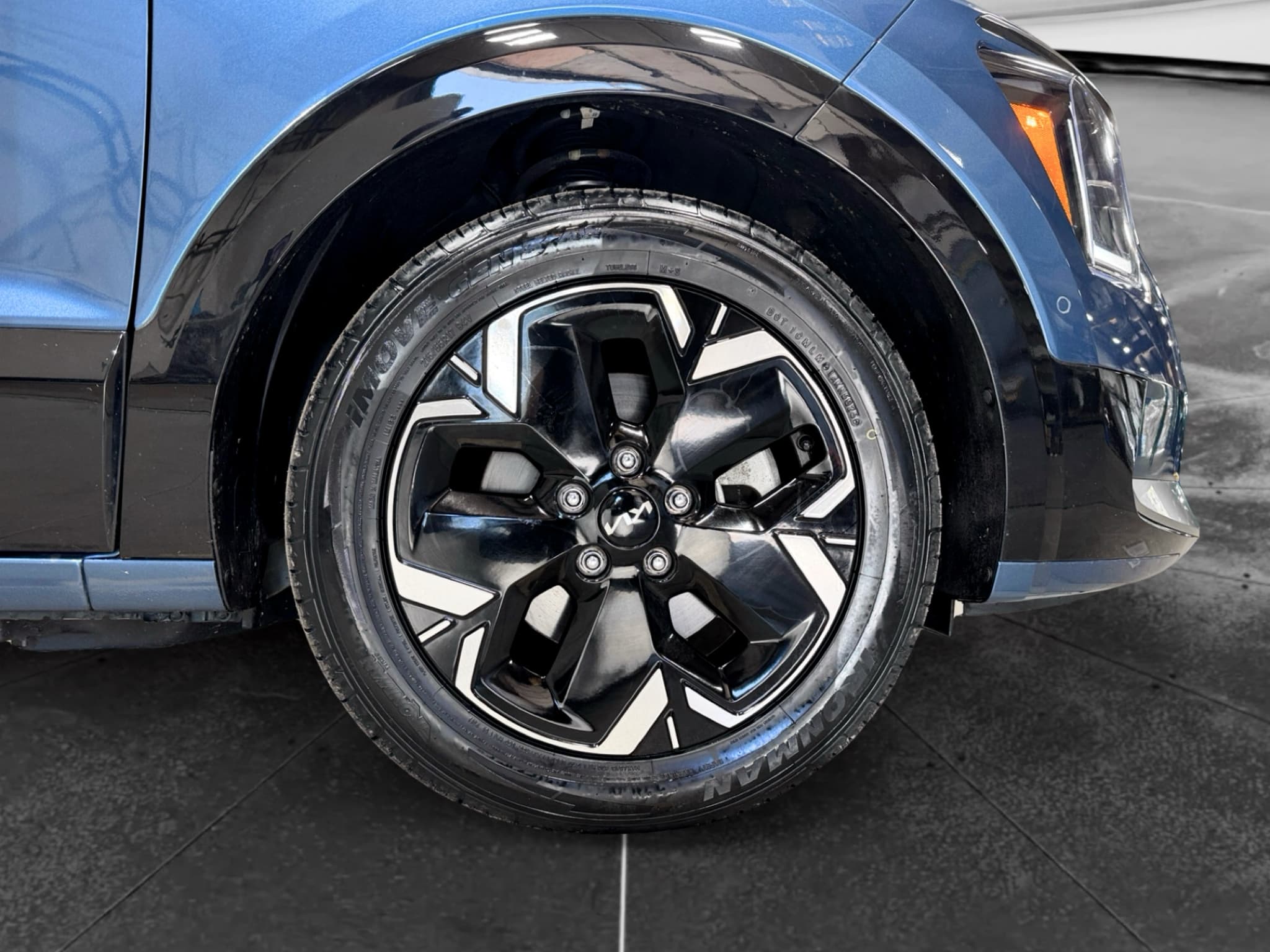 2024 Kia Niro EV view 35