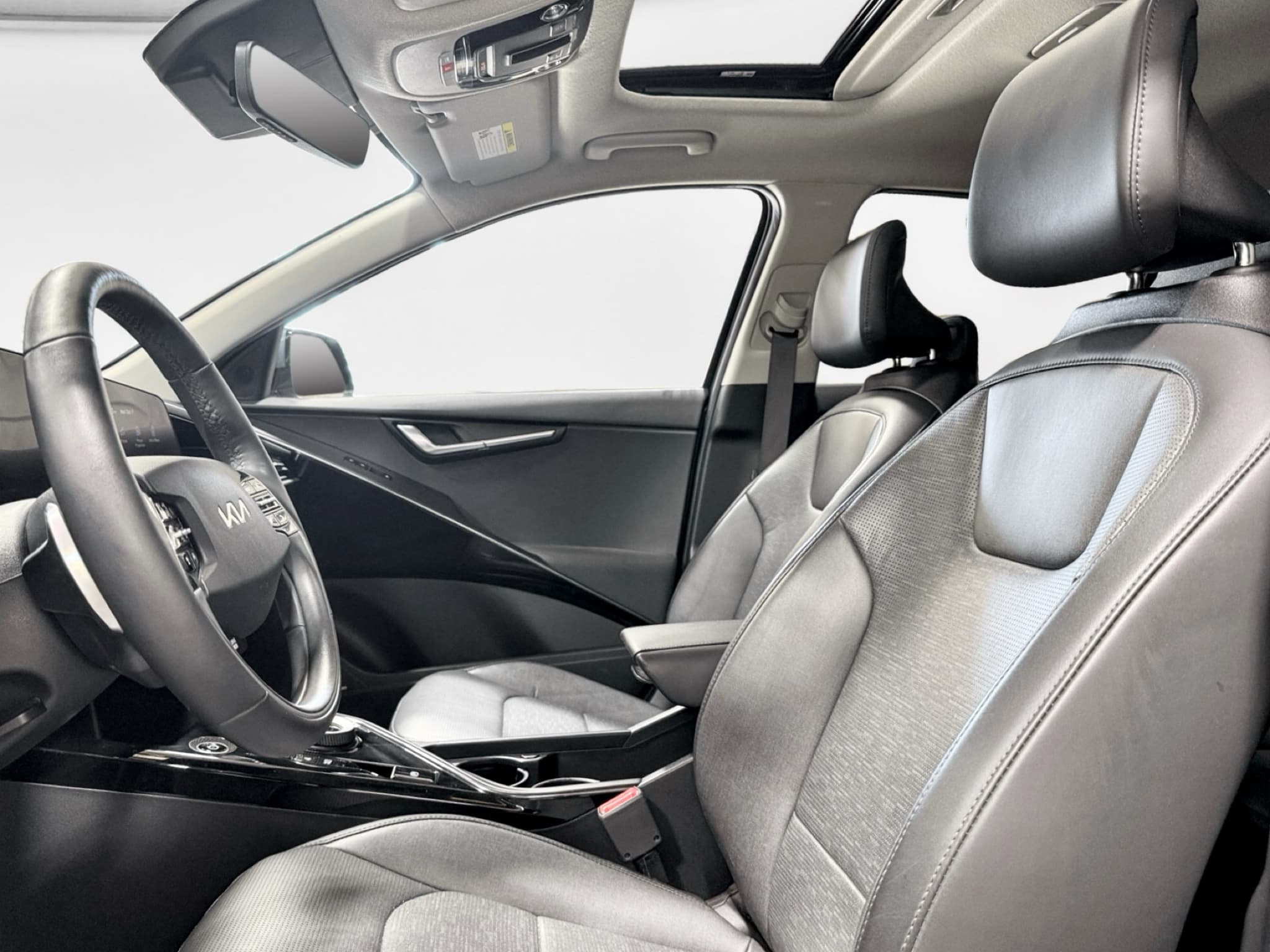 2024 Kia Niro EV view 17