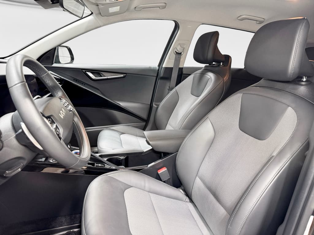 2024 Kia Niro EV view 16