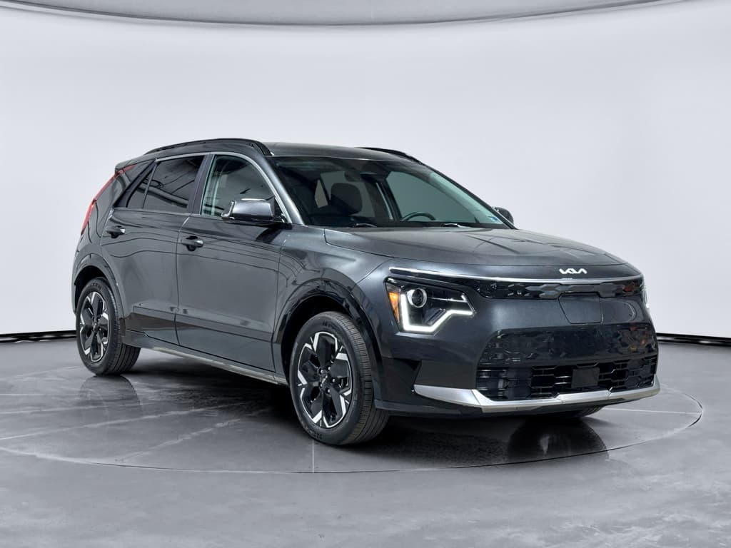 2024 Kia Niro EV view 4