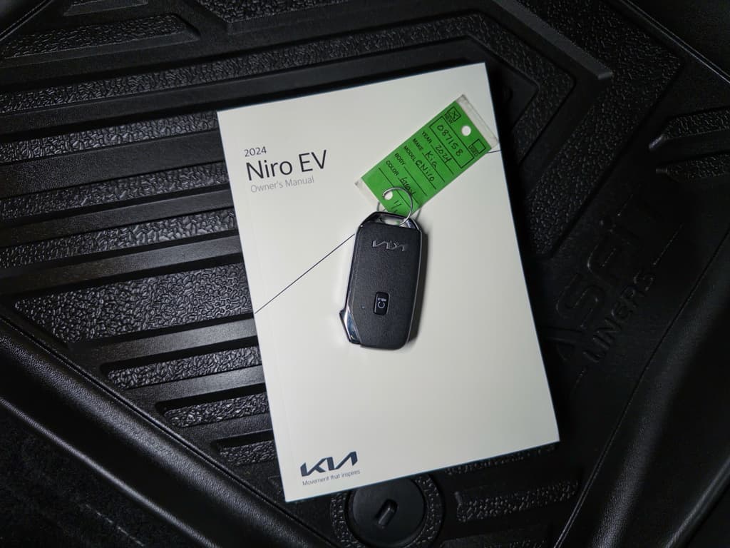 2024 Kia Niro EV view 22