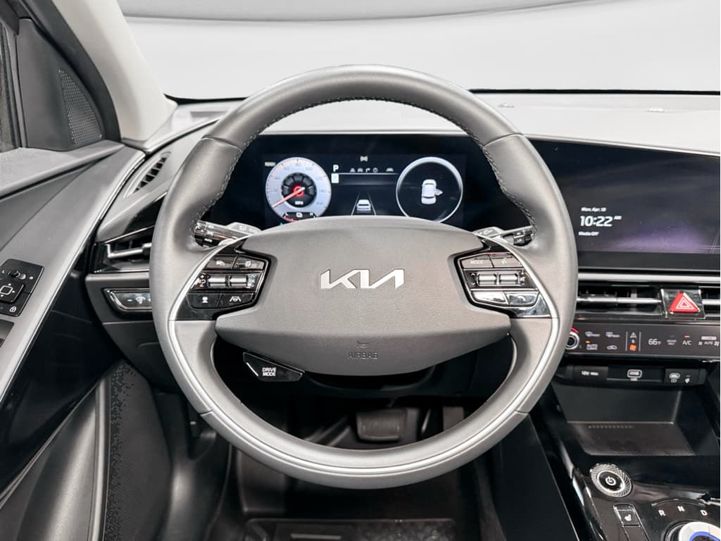 2024 Kia Niro EV view 8