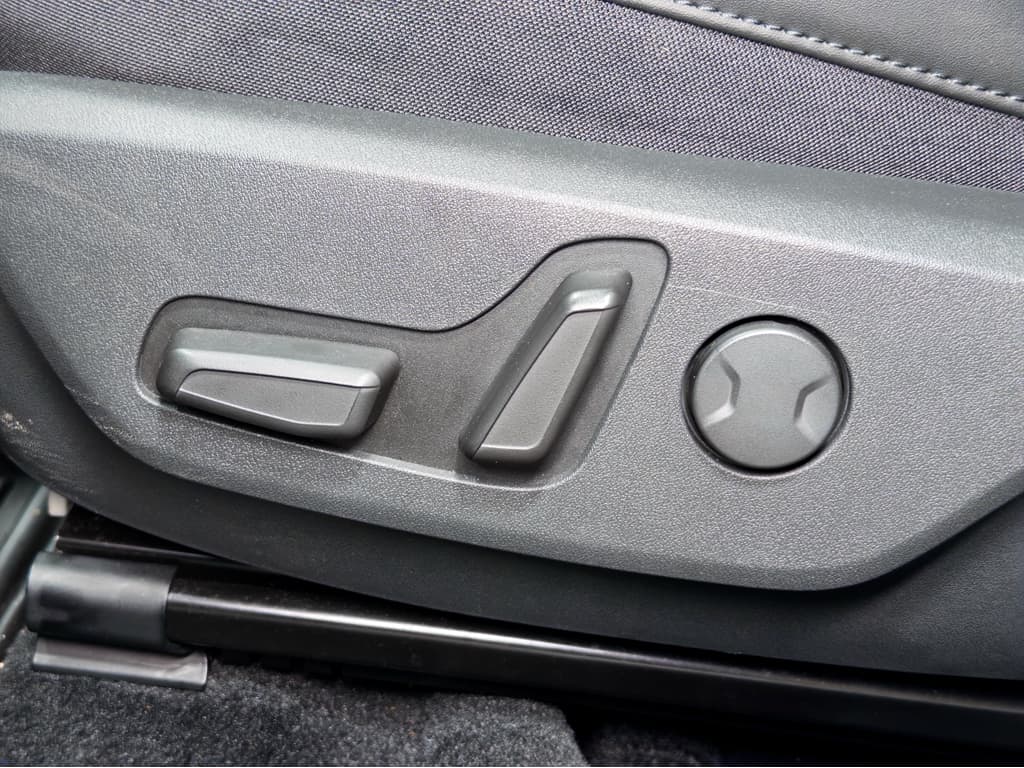 2024 Kia Niro EV view 6