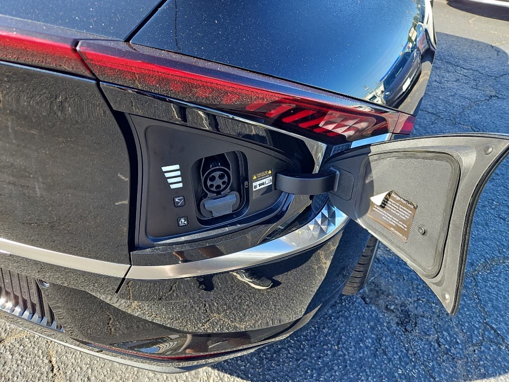 2022 Kia EV6 view 5