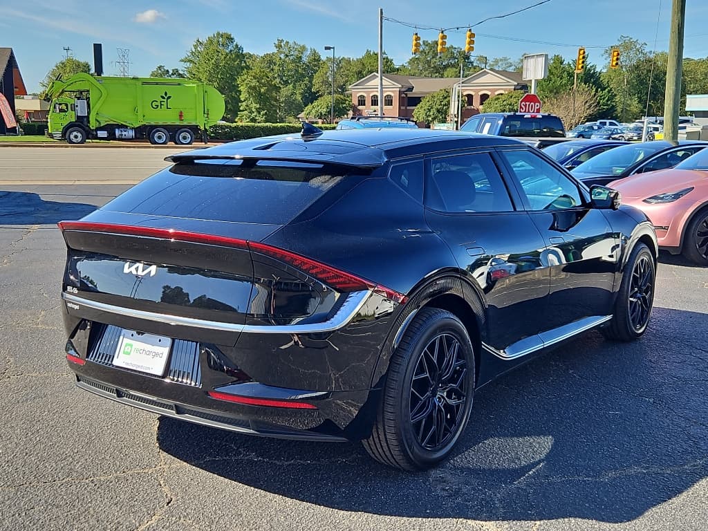 2022 Kia EV6 view 3