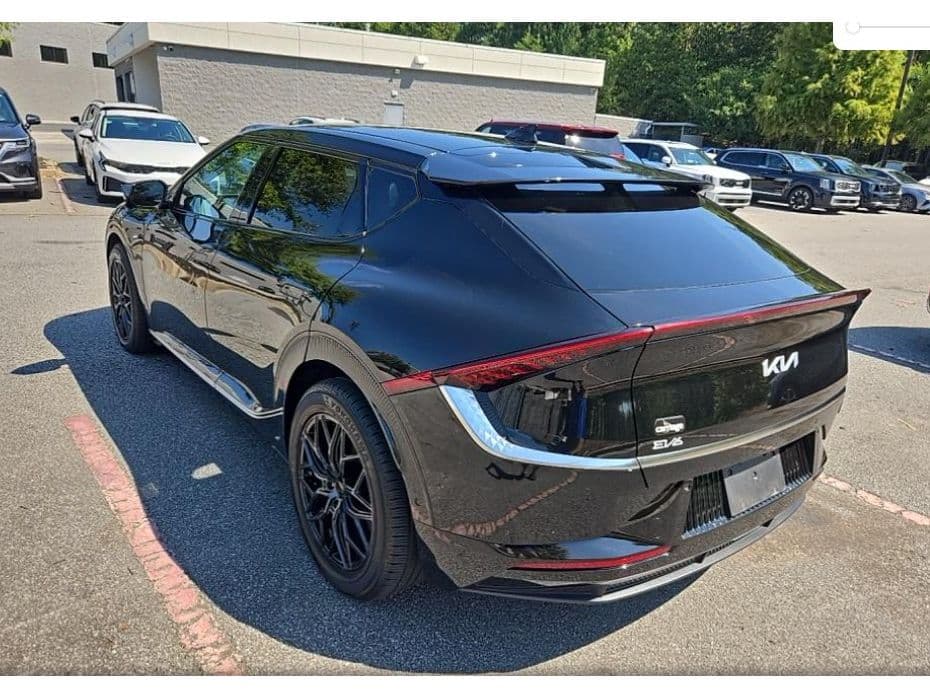 2022 Kia EV6 view 3