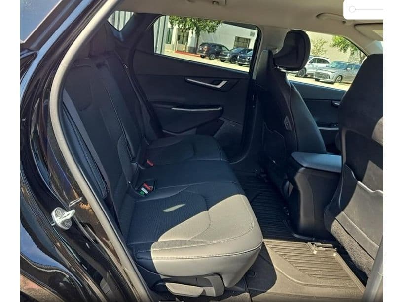 2022 Kia EV6 view 6