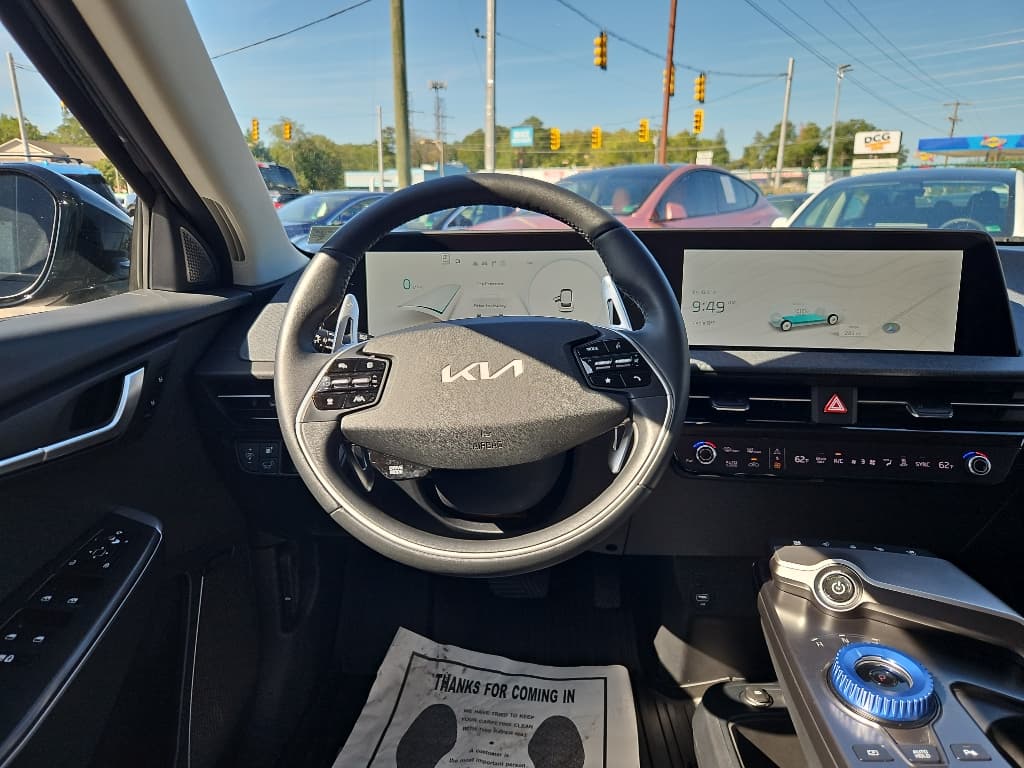 2022 Kia EV6 view 8