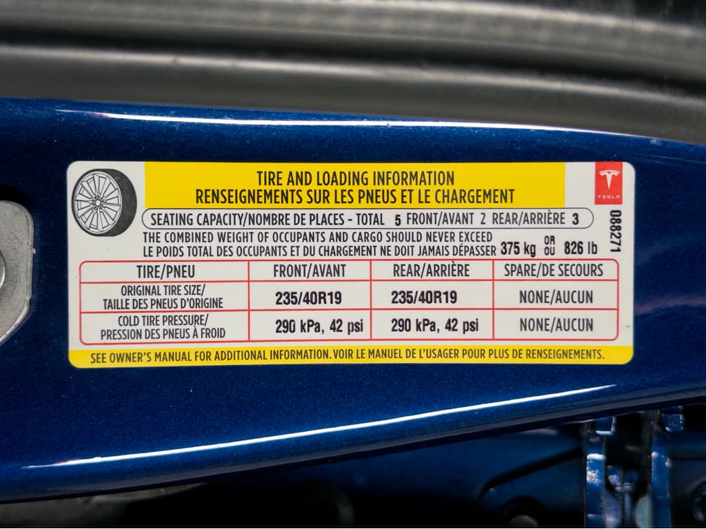 2018 Tesla Model 3 view 28