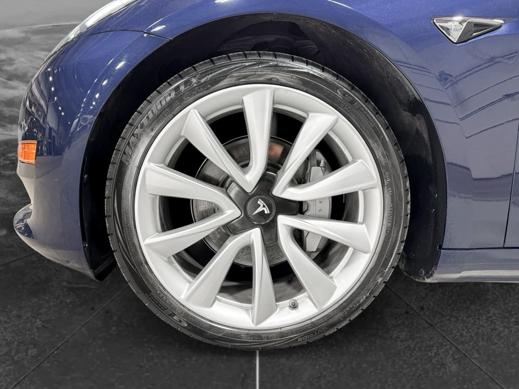 2018 Tesla Model 3 view 29