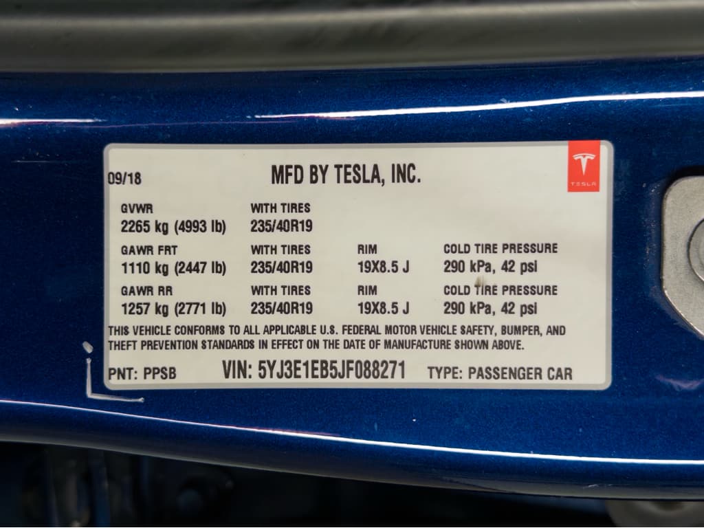 2018 Tesla Model 3 view 27