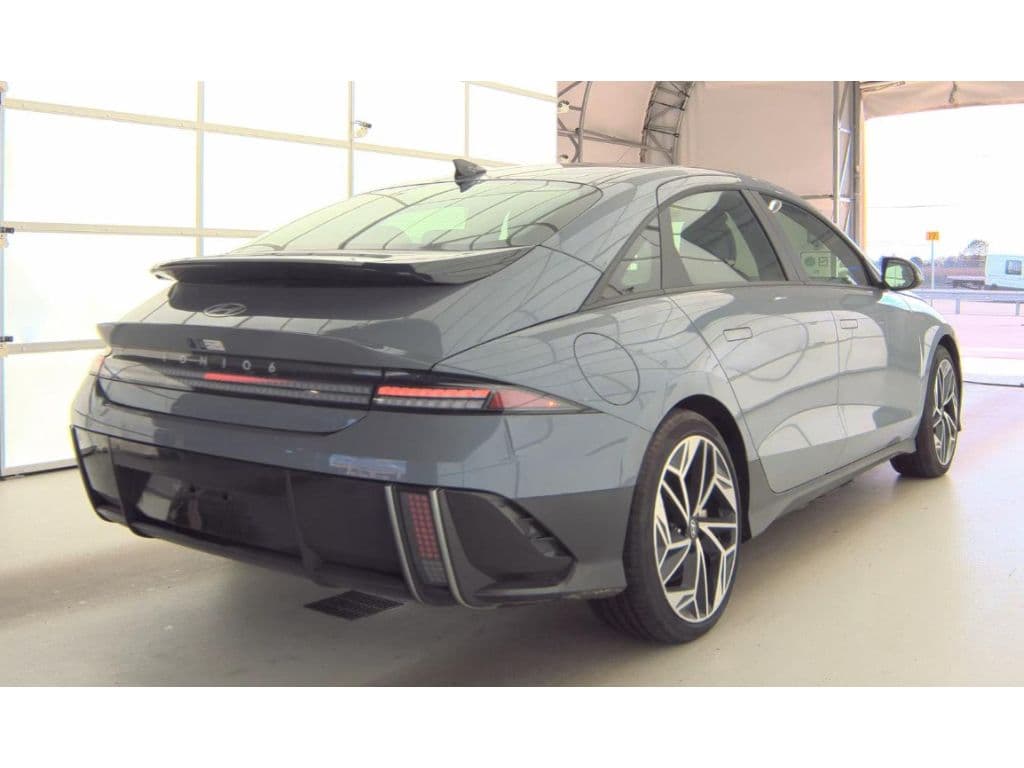 2025 Hyundai IONIQ 6 view 3