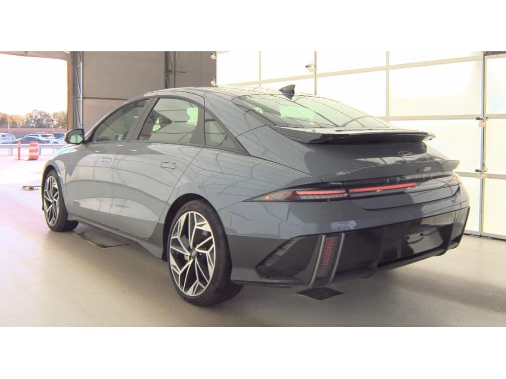 2025 Hyundai IONIQ 6 view 4