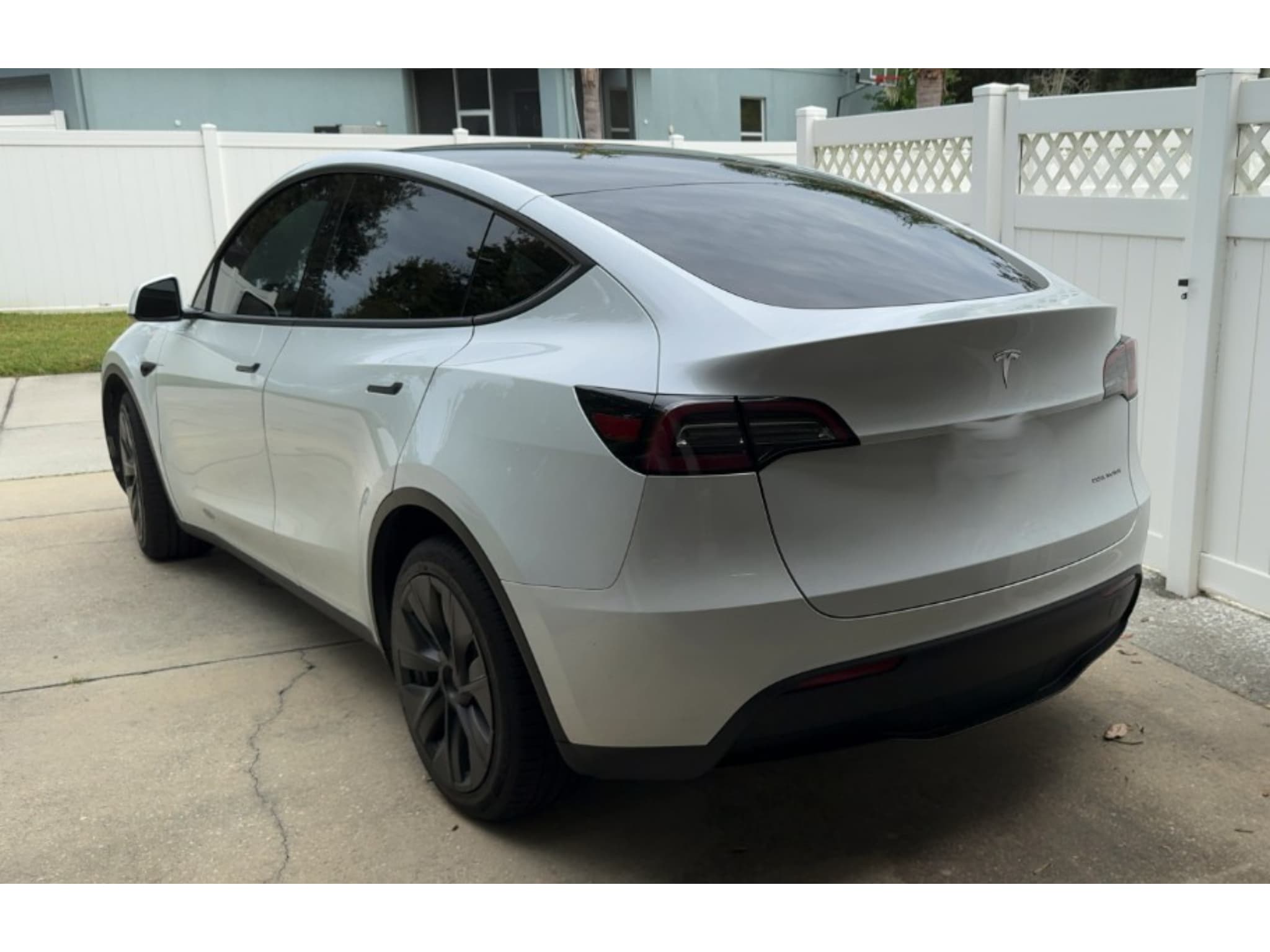 2023 Tesla Model Y view 3