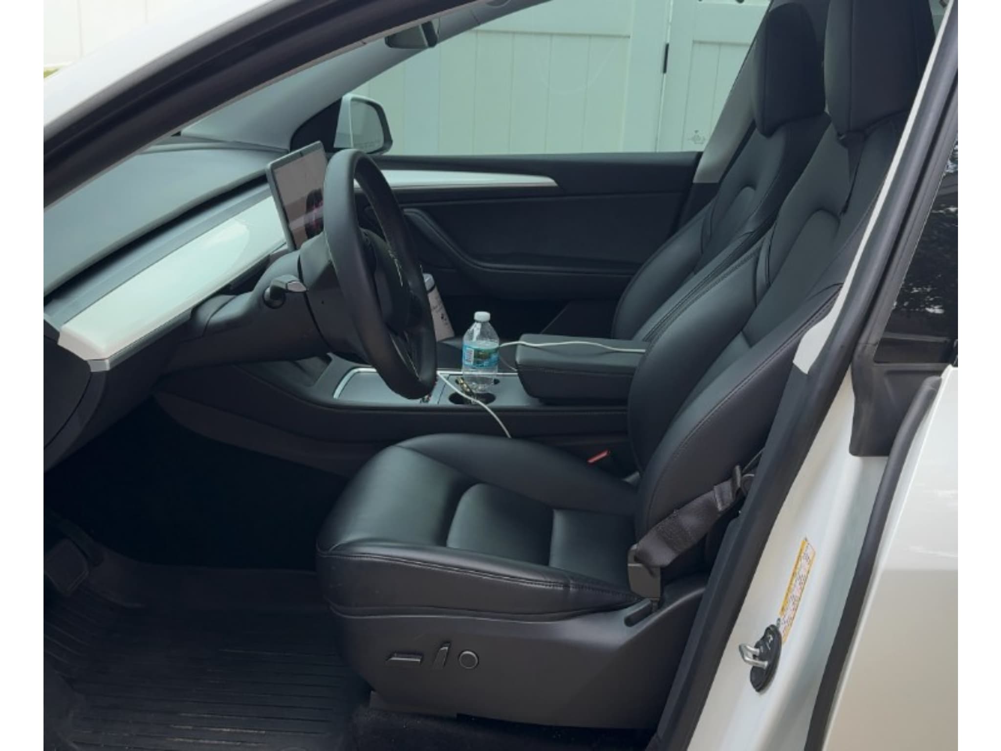 2023 Tesla Model Y view 5