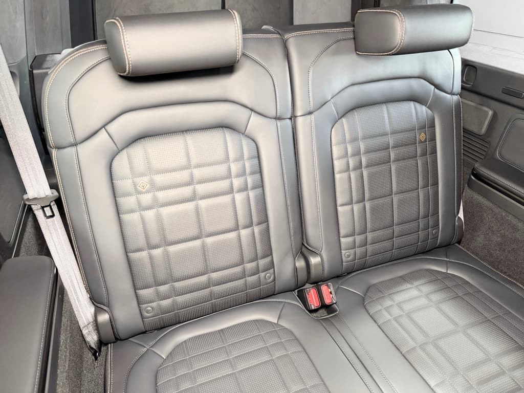 2026 Rivian R1S view 22