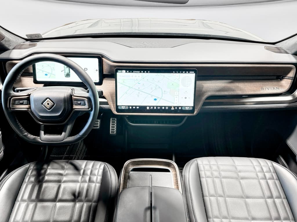 2026 Rivian R1S view 16