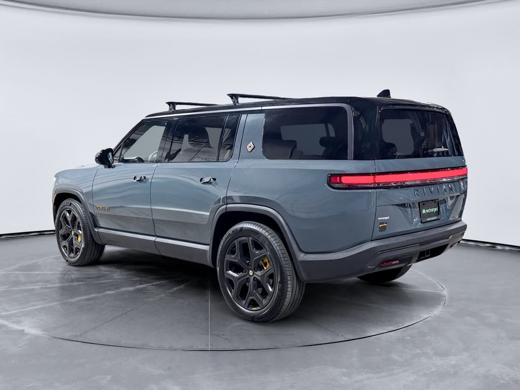 2026 Rivian R1S view 2