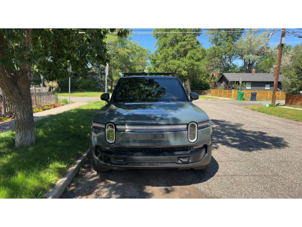 2026 Rivian R1S view 2