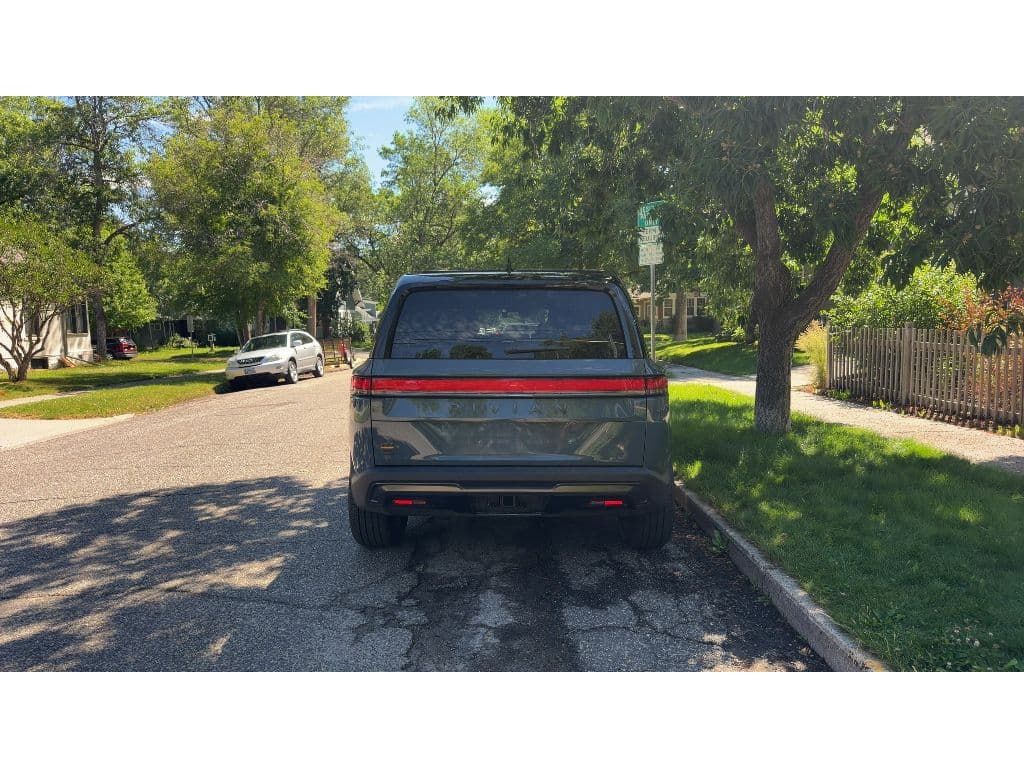 2026 Rivian R1S view 5