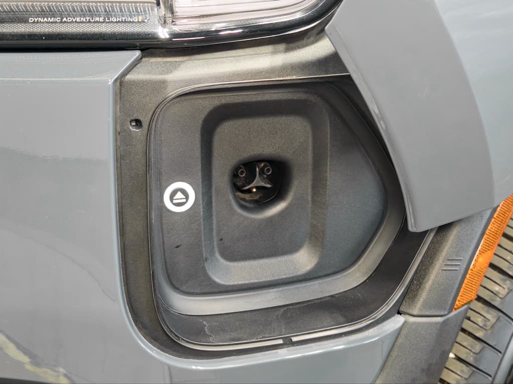 2026 Rivian R1S view 5