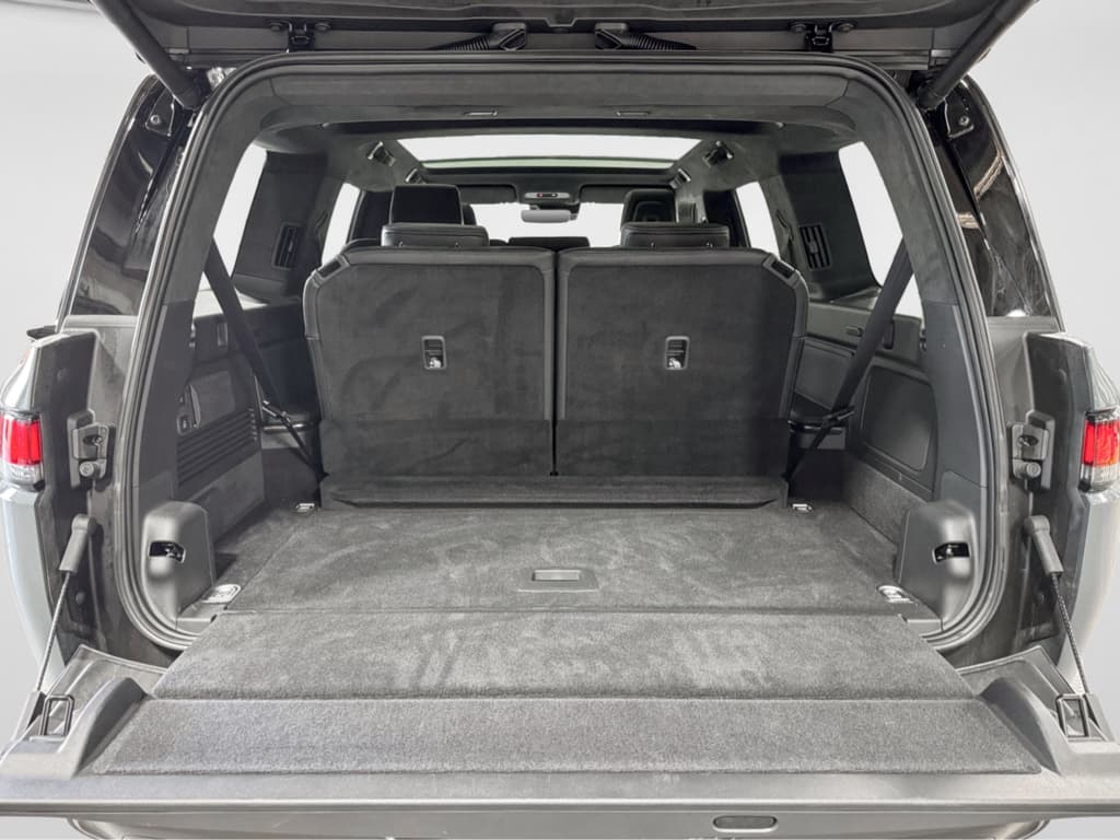 2026 Rivian R1S view 27