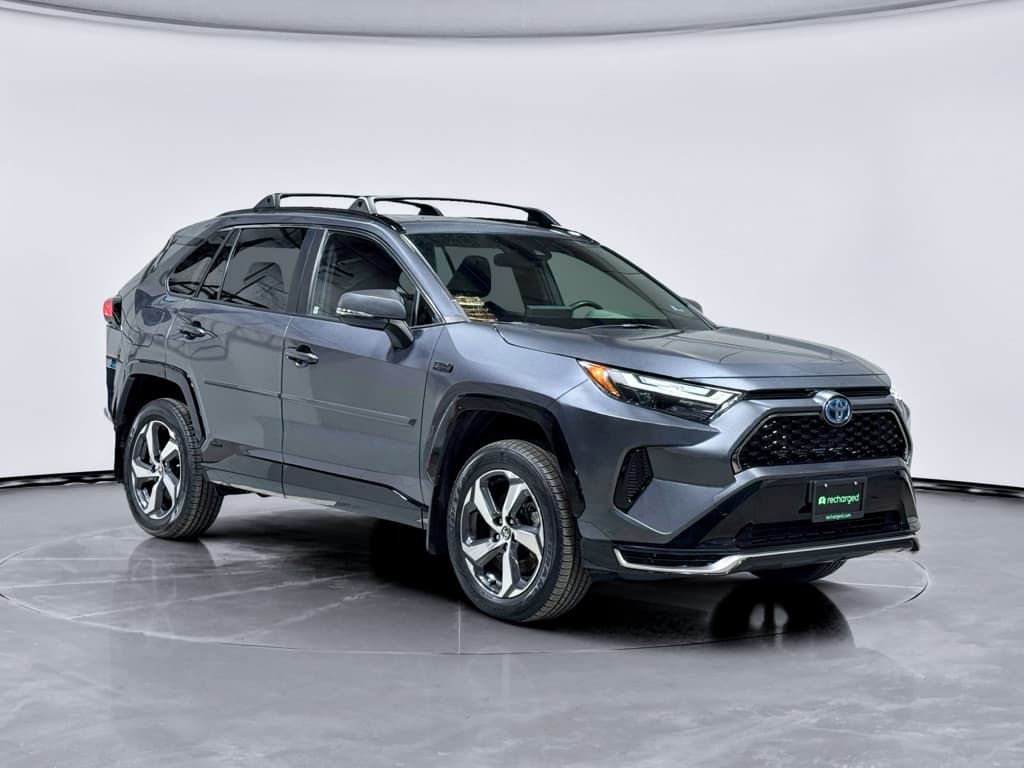 2022 Toyota RAV4 Prime view 4