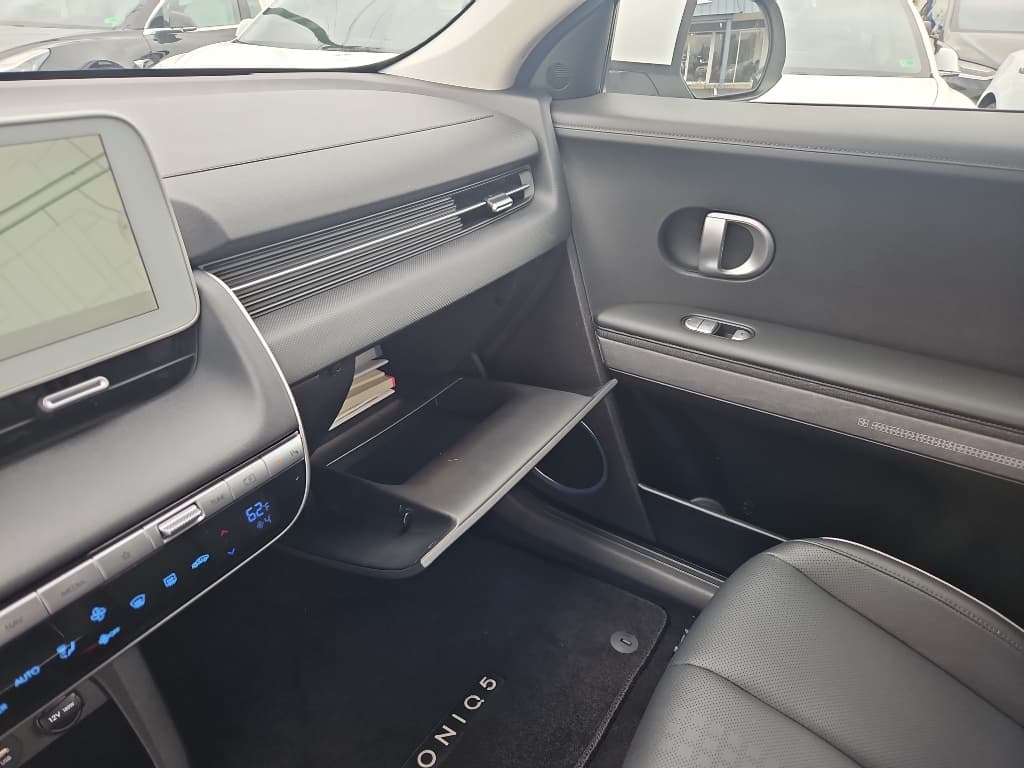 2022 Hyundai IONIQ 5 view 15