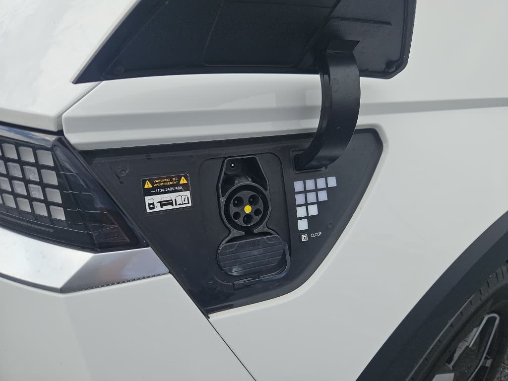 2022 Hyundai IONIQ 5 view 6