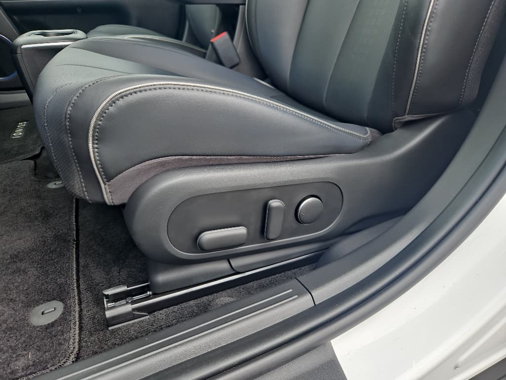 2022 Hyundai IONIQ 5 view 8