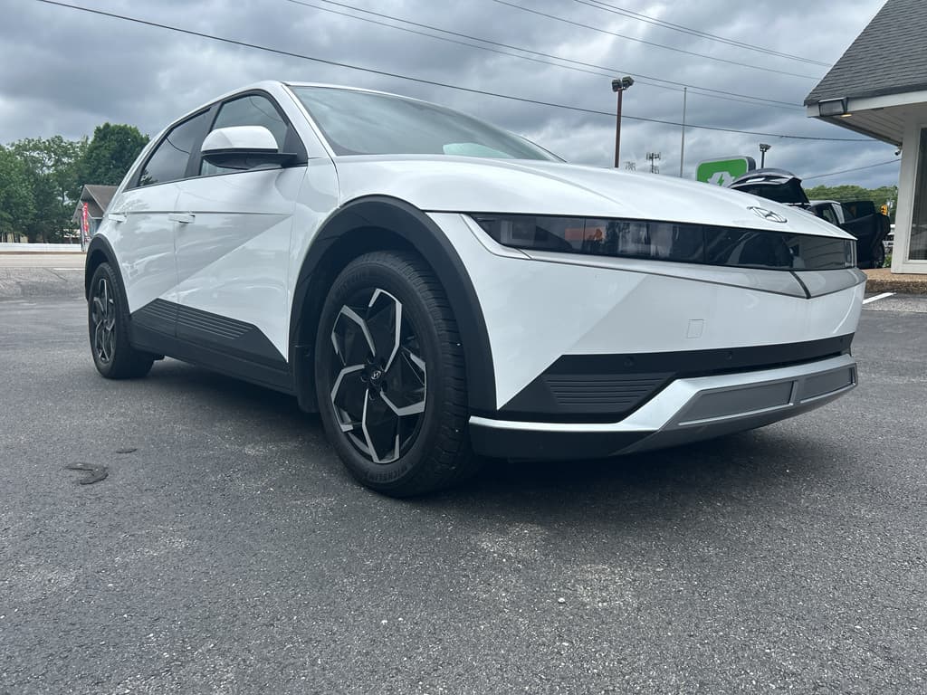 2022 Hyundai IONIQ 5 view 4