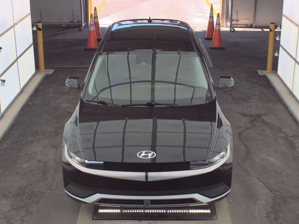 2022 Hyundai IONIQ 5 view 2