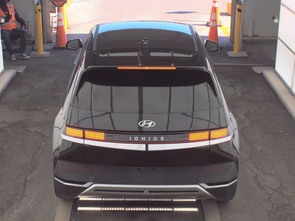 2022 Hyundai IONIQ 5 view 5