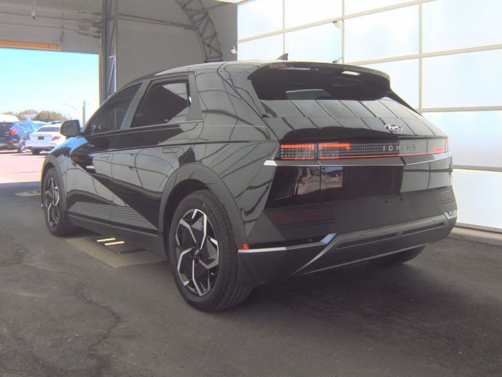 2022 Hyundai IONIQ 5 view 6