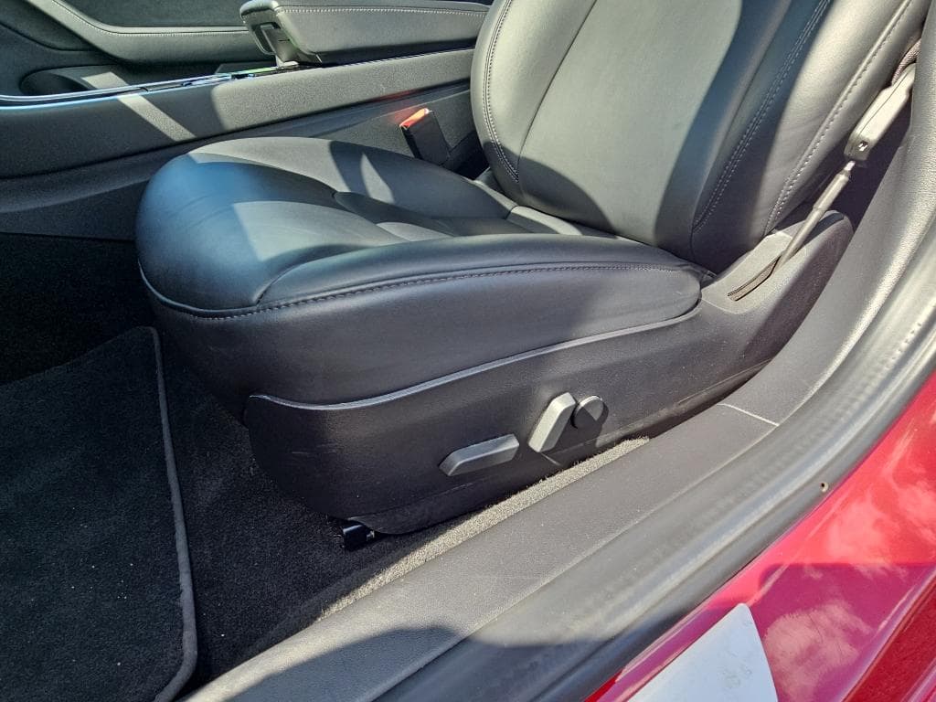 2018 Tesla Model 3 view 8
