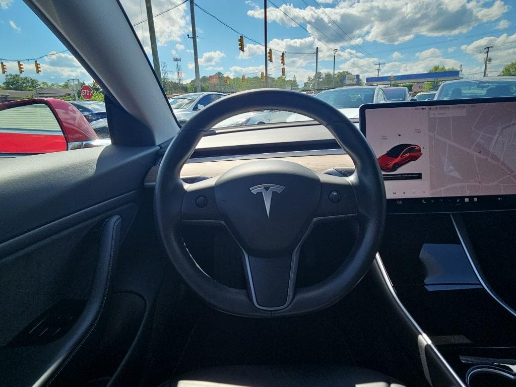 2018 Tesla Model 3 view 9