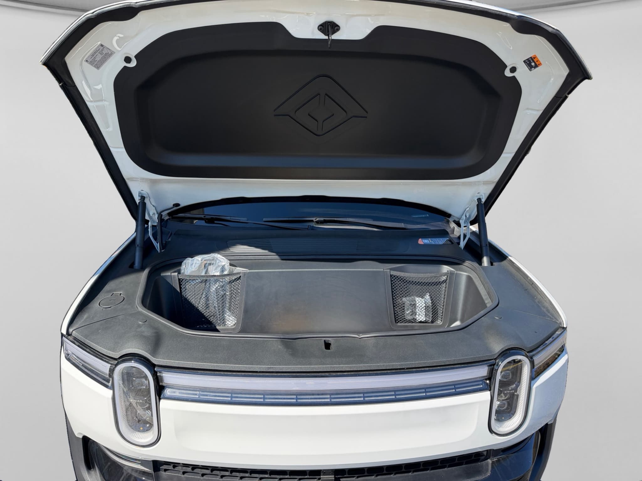 2026 Rivian R1S view 27