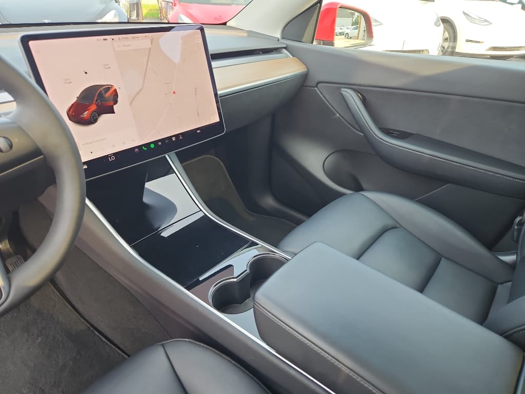 2021 Tesla Model Y view 14