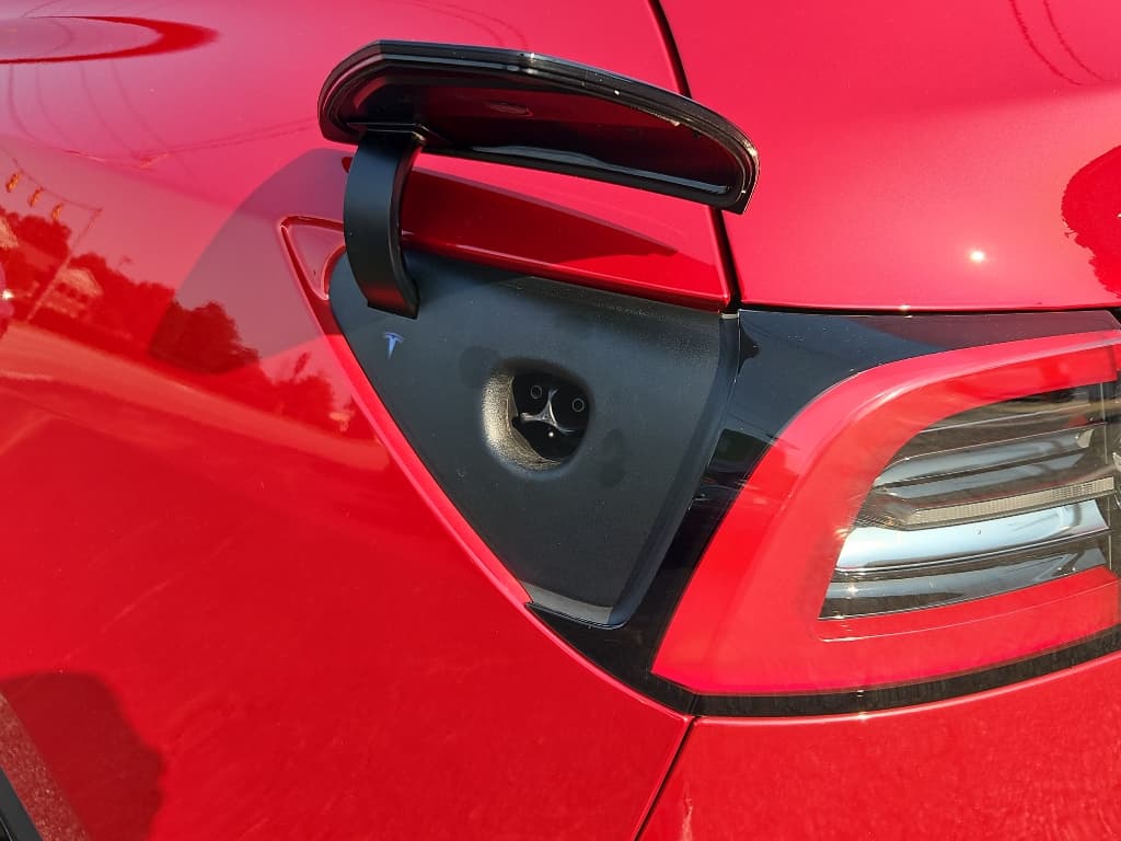 2021 Tesla Model Y view 5